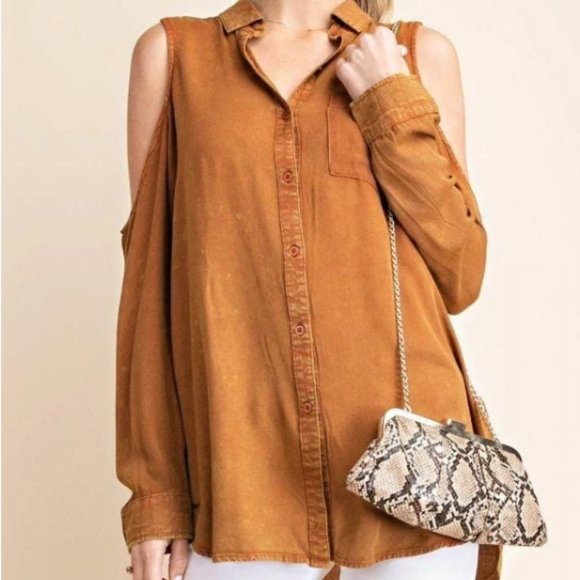 Women's COLD SHOULDER BUTTON DOWN TOP - Picture 1 of 3